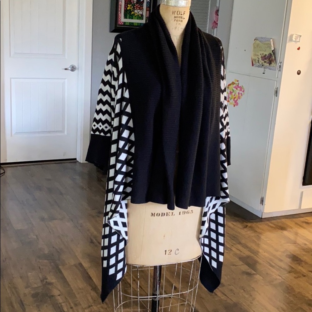 Preowned Asymmetrical Patterned Sweater Cardigan - image 1